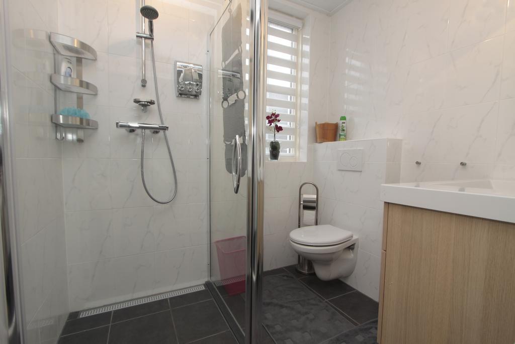 B&B De Wiekeborg Oude Pekela ภายนอก รูปภาพ